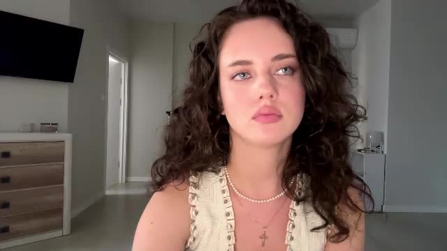 farrahburde Chaturbate webcam show 2026-09-12 16:11